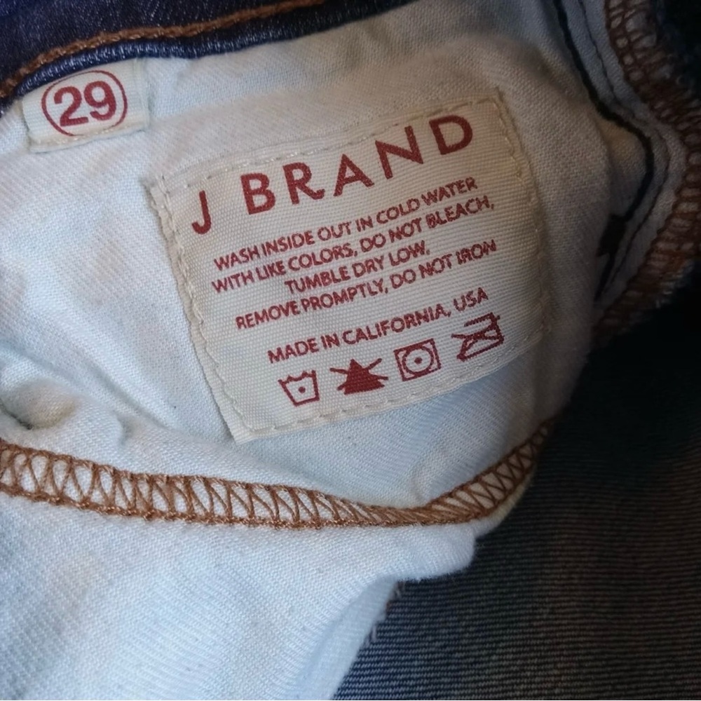 J Brand | GIGI Cropped Flare Jeans - Picture 6 of 10